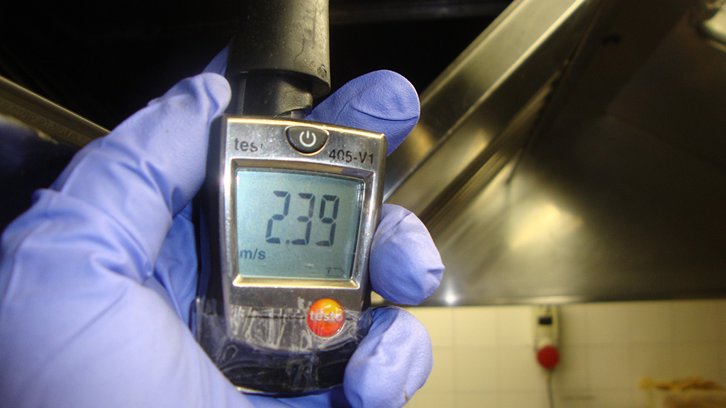 pulizia cappa aspiranti industriali da ristorante o laboratorio