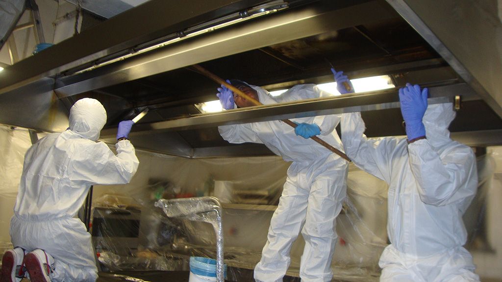 pulizia cappa aspiranti industriali da ristorante o laboratorio